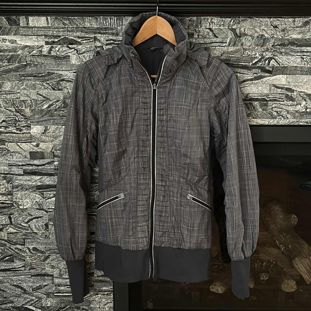 lululemon athletica Back on Track Lightweight Spring Jacket with Thumbho…